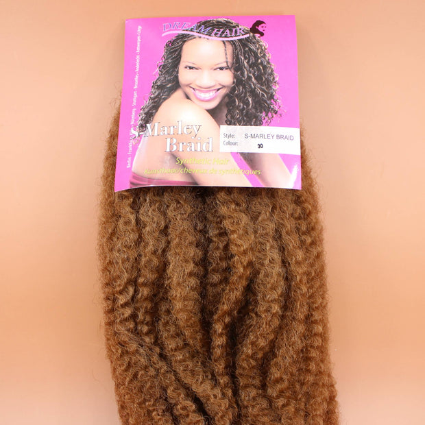 Zu sehen ist das Produkt DREAM HAIR Marley Twist Braiding Hair #30 (Kupferbraun) in der Vorderansicht, vor einem braun-orangenen Hintergrund.